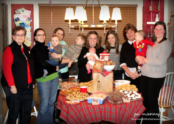 christmas-cookie-party-2016-group-photo